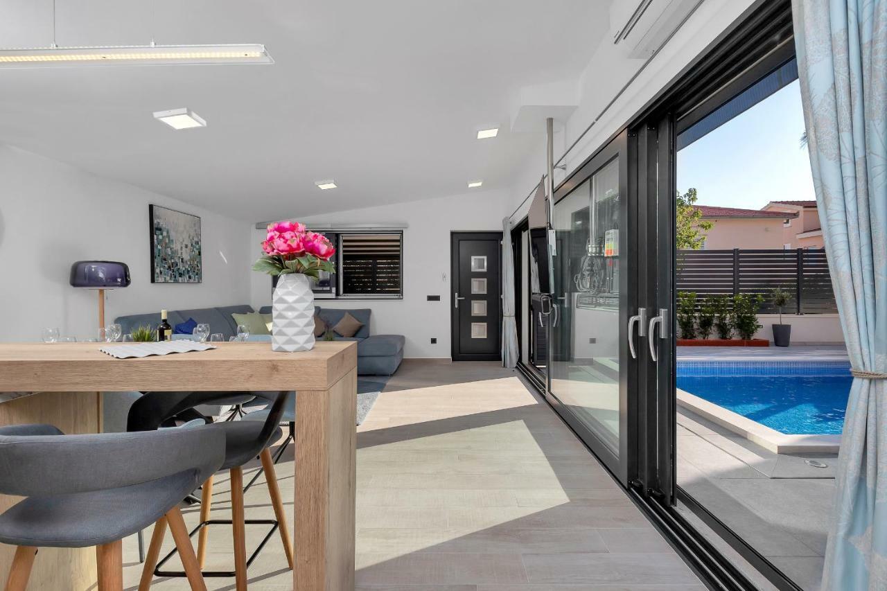 Lulani Makarska Pool Apartment Eksteriør bilde