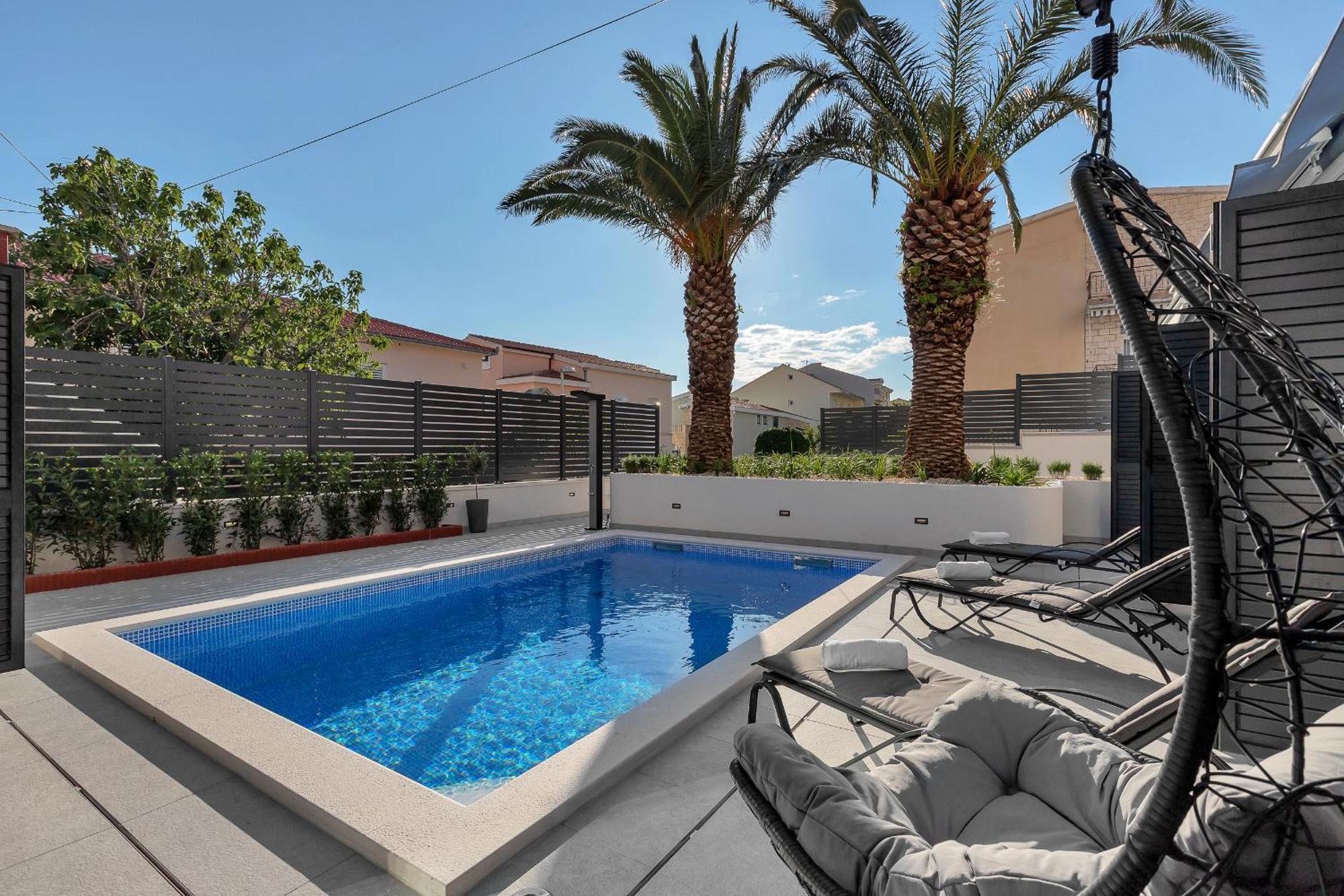 Lulani Makarska Pool Apartment Eksteriør bilde